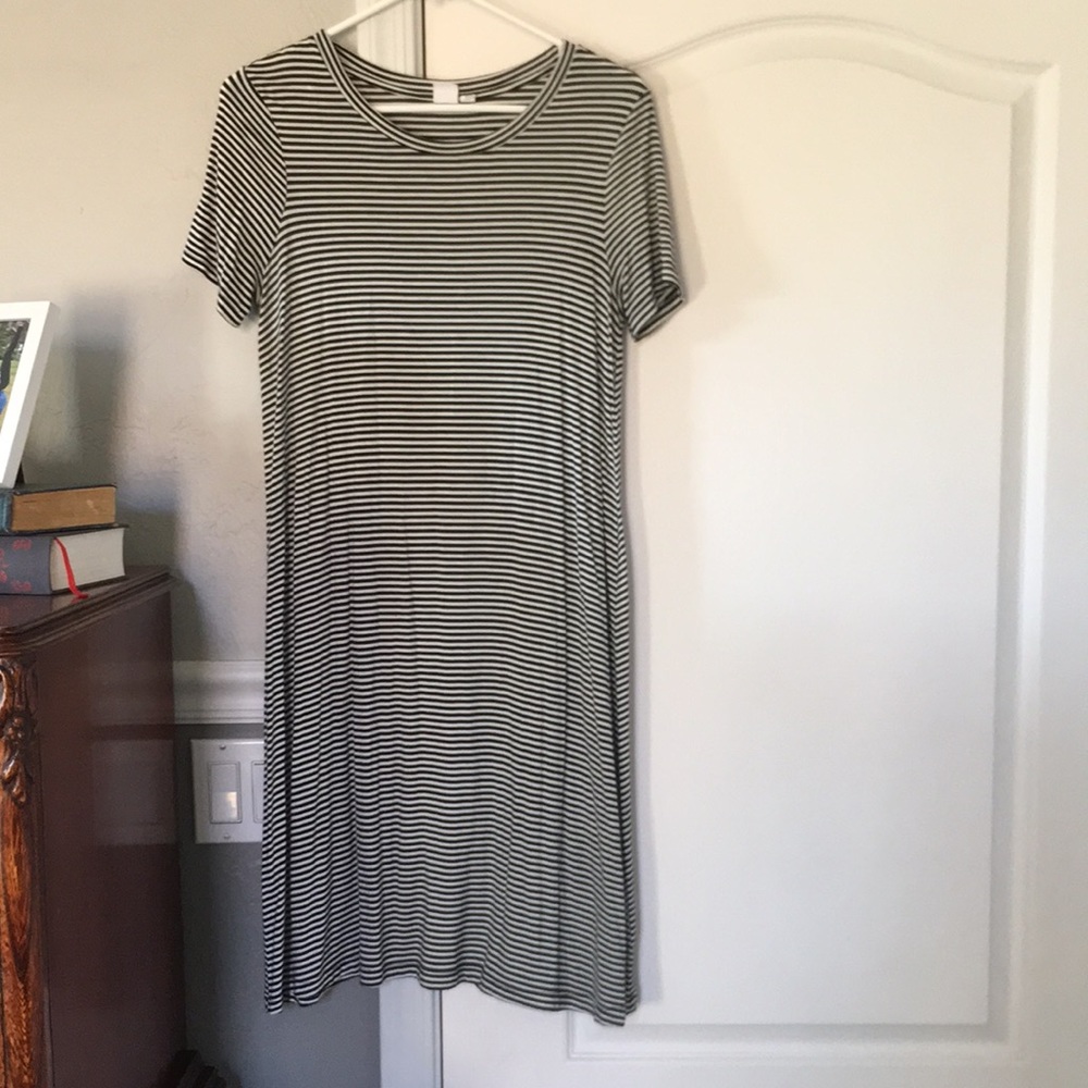 •Gap Classic Striped Short Sleeve Tee Dress•
